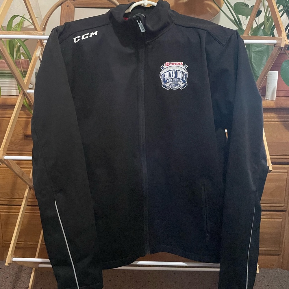 Syracuse Crunch Frozen Dome CCM jacket